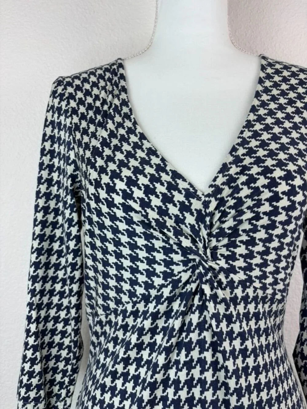 J. McLaughlin small navy houndstooth 3/4 sleeve silk blend knee length dress - Picture 3 of 8